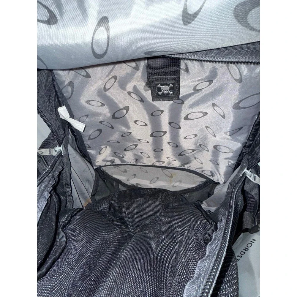 Vintage Oakley Icon 3.0 Tactical Backpack Black Y2K Tech Bag